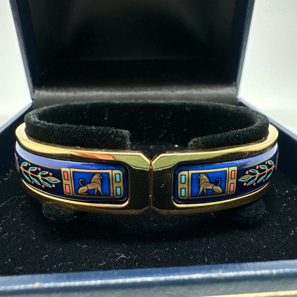 Michaela Frey Wien Jewelry - Vintage Michaela Frey Wien MFT Greco-Roman Lion Enamel Clasp Bangle Bracelet
